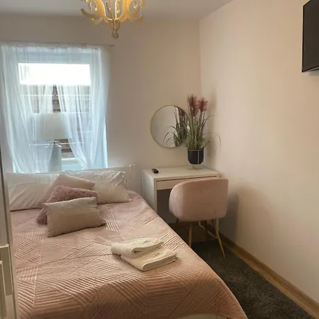 Staly Lad Orman Evi *